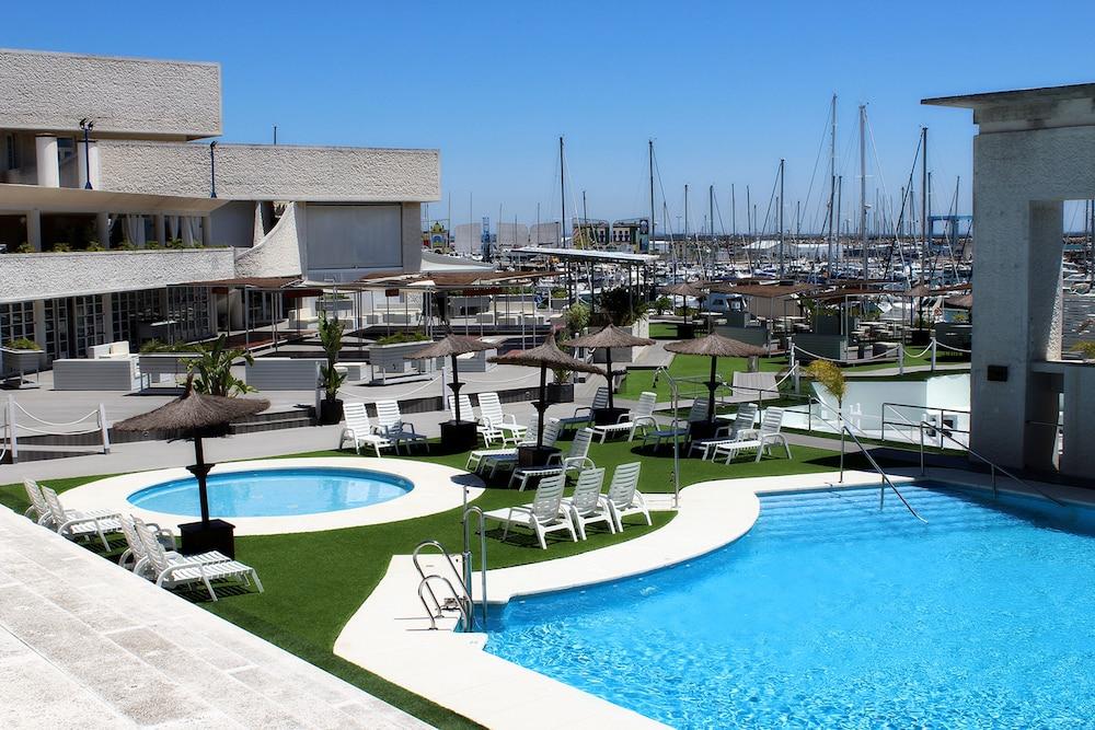Suites Puerto Sherry Ел Пуерто де Санта Мария Екстериор снимка
