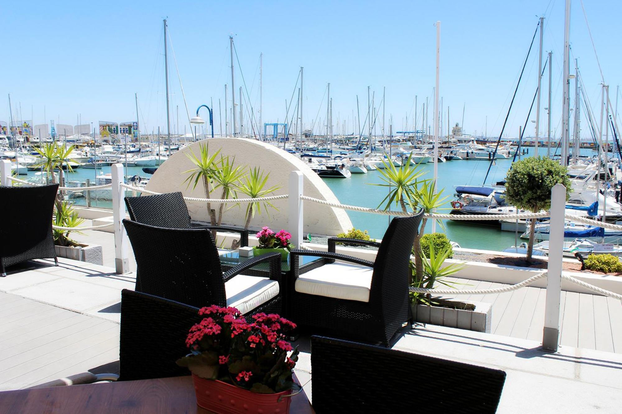 Suites Puerto Sherry Ел Пуерто де Санта Мария Екстериор снимка