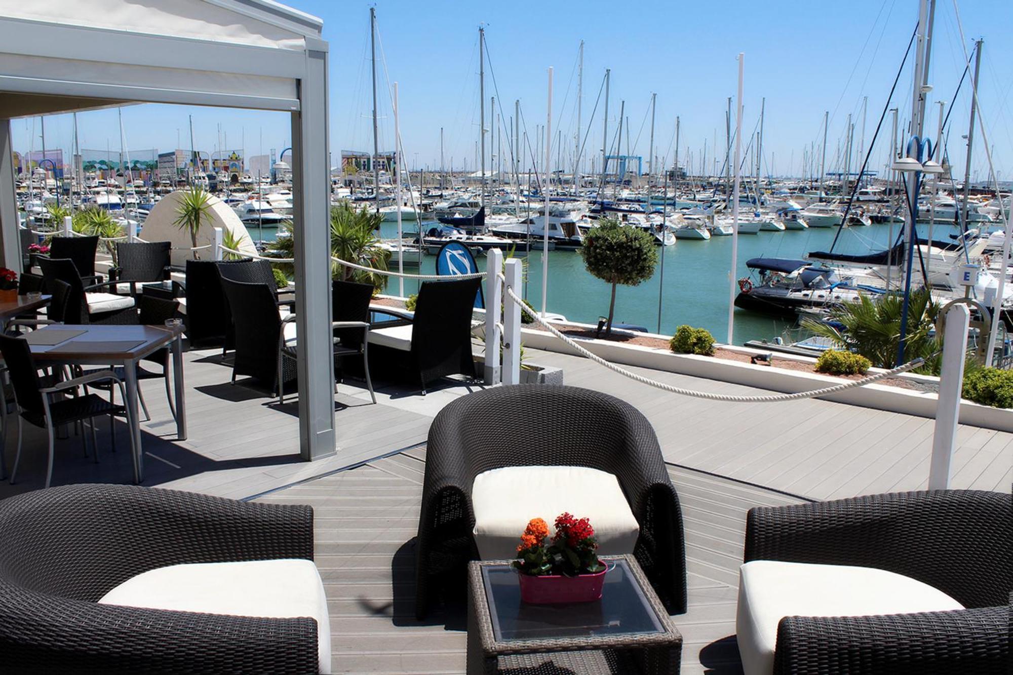 Suites Puerto Sherry Ел Пуерто де Санта Мария Екстериор снимка